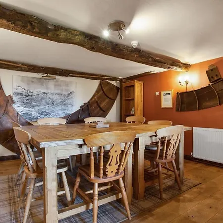 The Coppermines Mountain - Sawyers, Carpenters, Pelton Wheel, Sleeps 18 Holiday home Coniston