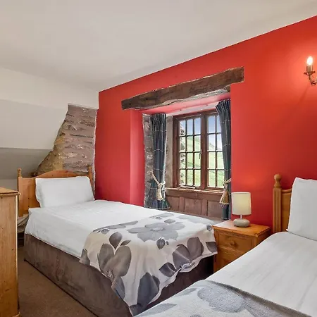 The Coppermines Mountain - Sawyers, Carpenters, Pelton Wheel, Sleeps 18 Holiday home Coniston