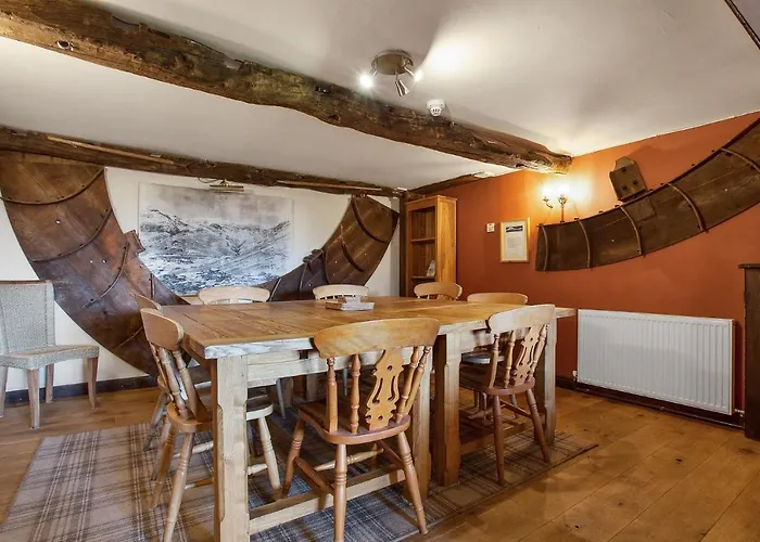 The Coppermines Mountain - Sawyers, Carpenters, Pelton Wheel, Sleeps 18 Holiday home Coniston