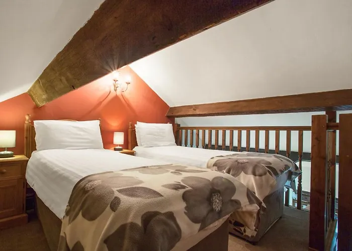 The Coppermines Mountain - Sawyers, Carpenters, Pelton Wheel, Sleeps 18 Holiday home Coniston